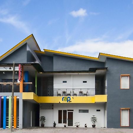Rap Hotel Balige Exterior photo