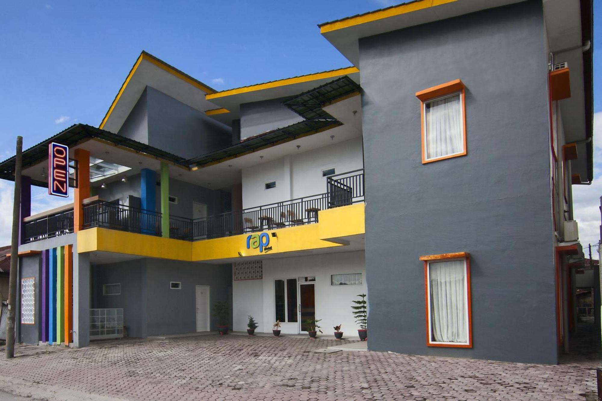 Rap Hotel Balige Exterior photo